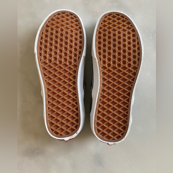 New! Vans
Slip-On VR3 "Cloud" sneakers size 6 men’s 7.5 women’s - Picture 2 of 6